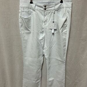 Women’s white denim bootcut jeans size 18W nwt cotton stretch